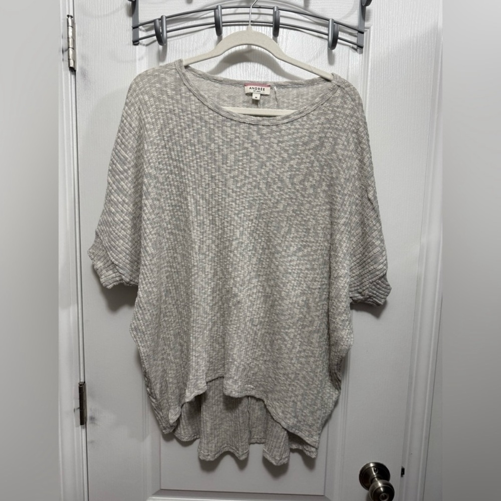Andree by Unit Round Neck Dolman
Sleeve Poncho Top M gray boho chic